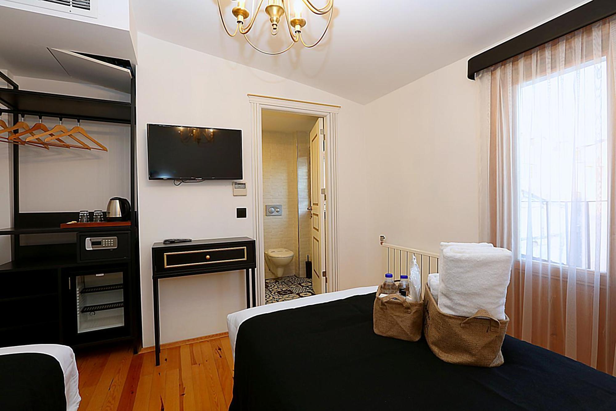 Istanbul Taksim Istiklal Street Kamil Hotel - Historical Room photo
