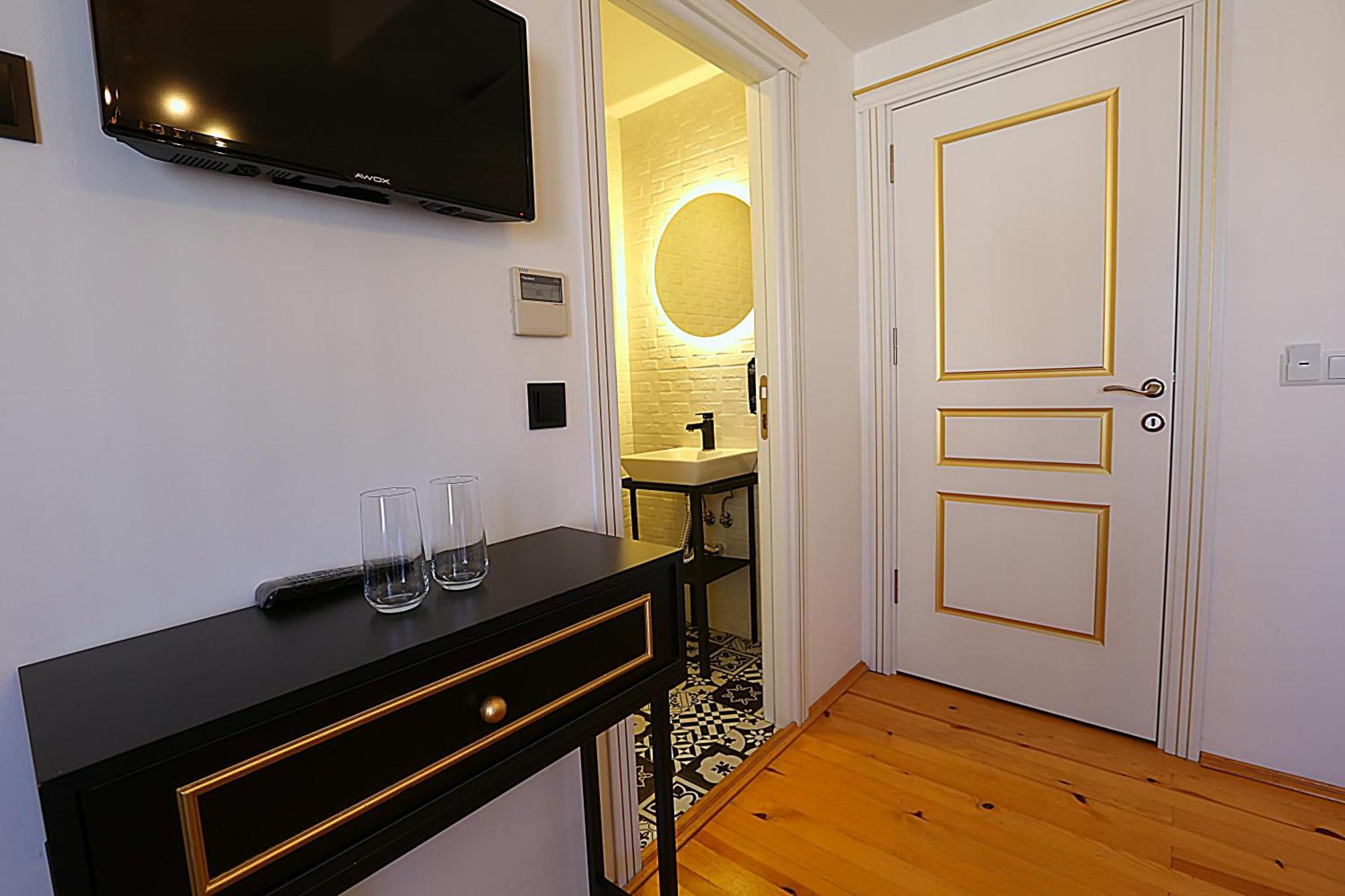 Istanbul Taksim Istiklal Street Kamil Hotel - Historical Room photo