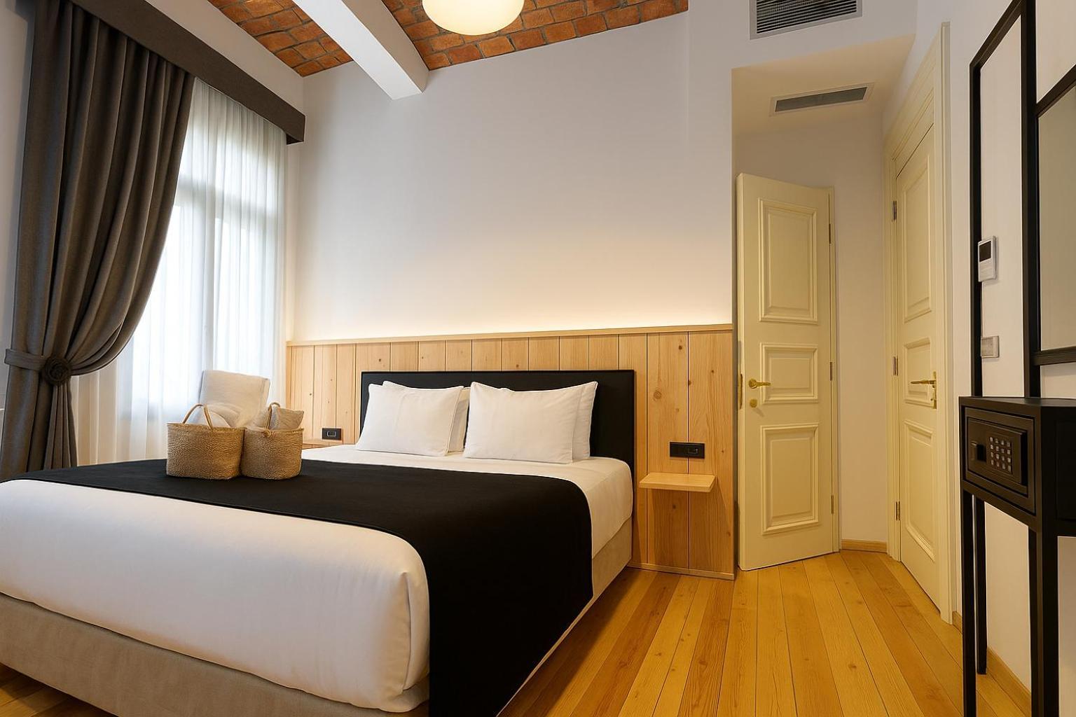 Istanbul Taksim Istiklal Street Kamil Hotel - Historical Exterior photo